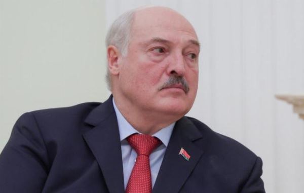 Лукашенко заявил, что Украине в конфликте с РФ помогают 50 государств мира